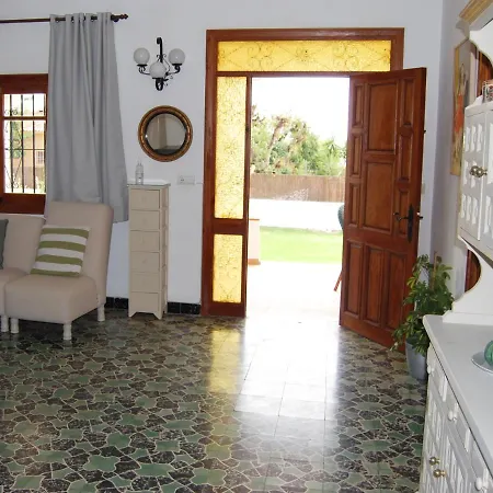 Maria Villa *