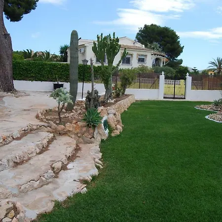 Maria Villa *